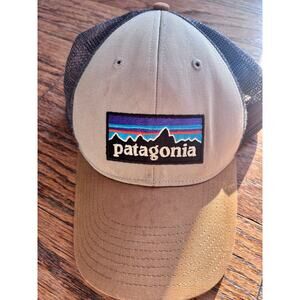 Patagonia P6 Logo Trucker Hat Tan Brown Snapback Mesh Cap Outdoor Unisex